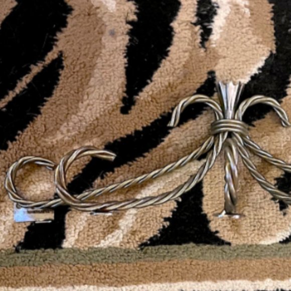 VINTAGE TWISTED BRASS ROPE WALL SHELF - Picture 1 of 4